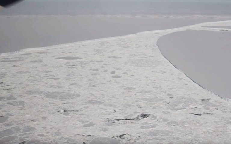Αποκολλήθηκε παγόβουνο – γίγας με έκταση 4 φορές το Λονδίνο (βίντεο)
