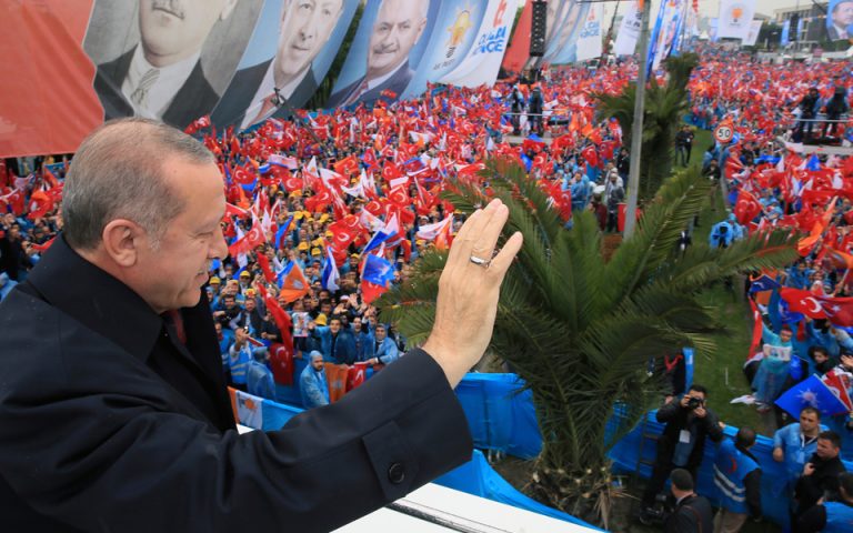 Ερντογάν: Το AKP χρειάζεται πλειοψηφία στη Βουλή για να κάνει συνταγματικές αλλαγές