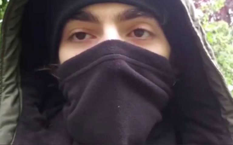 Βίντεο του ISIS δείχνει έναν άνδρα που παρουσιάζεται ως δράστης της επίθεσης στο Παρίσι
