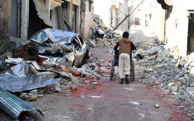 Συρία: Τουλάχιστον οκτώ άμαχοι νεκροί από αεροπορικό βομβαρδισμό