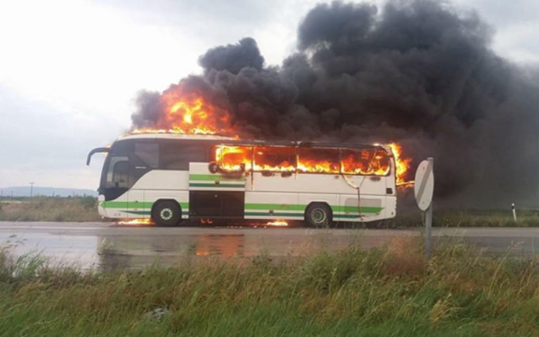 Εικόνες από το λεωφορείο του ΚΤΕΛ Εβρου που κάηκε ολοσχερώς