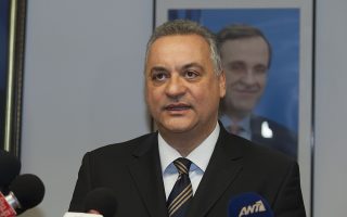 Ο επικεφαλής της προεκλογικής εκστρατείας του κόμματος της ΝΔ για τις ευρωεκλογές και κοινοβουλευτικός εκπρόσωπος Μανώλης Κεφαλογιάννης κάνει δηλώσεις στους δημοσιογράφους στο πλαίσιο της επίσκεψής του στη Θεσσαλονίκη, στα γραφεία της Διοικούσας Επιτροπής της ΝΔ, Πέμπτη 27 Μαρτίου 2014 ΑΠΕ ΜΠΕ/ΜΠΑΡΜΠΑΡΟΥΣΗΣ ΣΩΤΗΡΗΣ