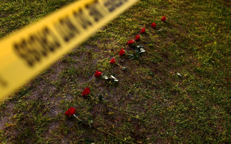 Τέξας: «Ο δράστης είχε δεχθεί απόρριψη από την κόρη μου», αναφέρει μητέρα θύματος