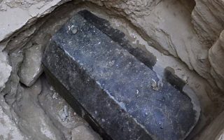 nea-stoicheia-gia-ti-sarkofago-tis-alexandreias0