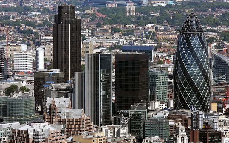 Βρετανία: 3.500-12.000 θέσεις στον χρηματοπιστωτικό τομέα θα χαθούν λόγω Brexit