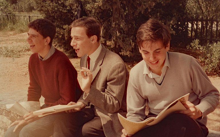 Οι μαθητές της «τάξης του ’68» του Κολλεγίου Αθηνών φώναξαν ξανά «Παρών», πενήντα ολόκληρα χρόνια μετά