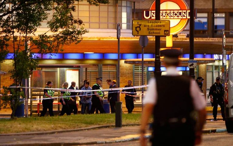 Λονδίνο: Τρεις τραυματίες από σφαίρες έξω από σταθμό του μετρό