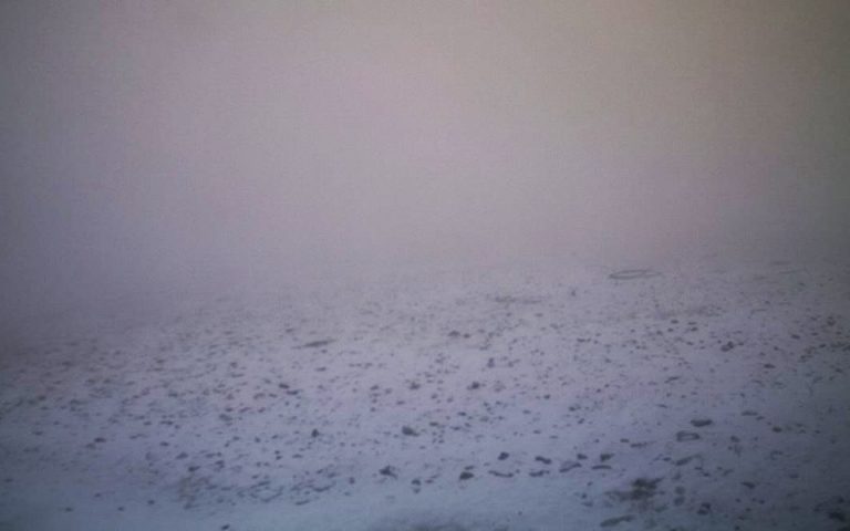 Στα λευκά «ντύθηκαν» οι κορυφές του Ολύμπου – Έπεσαν τα πρώτα χιόνια στο Νυμφαίο Φλώρινας