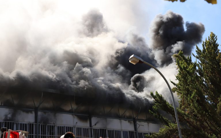 Κλειστά τέσσερα σχολεία τη Δευτέρα στο Ηράκλειο λόγω της φωτιάς στο Πανεπιστήμιο
