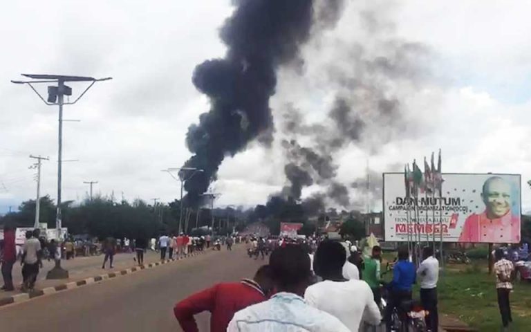 Νιγηρία: Τουλάχιστον 35 νεκροί, 100 τραυματίες από έκρηξη σε δεξαμενή πρατηρίου καυσίμων