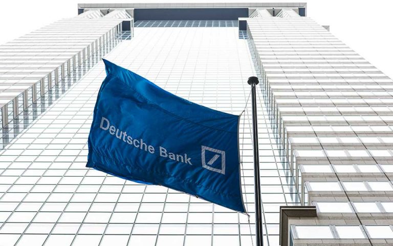 Αντιπαραγωγικά τα υπερπλεονάσματα προειδοποιεί η Deutsche Bank
