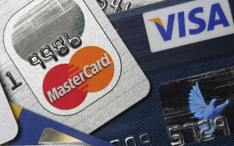 6,2 δισ. δολ. θα πληρώσουν Visa και Mastercard σε εμπορικούς ομίλους