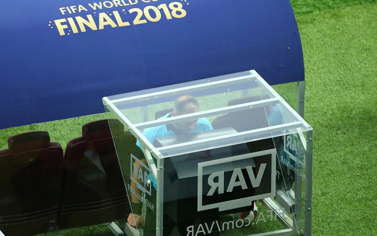 H UEFA ενέκρινε VAR στις διοργανώσεις της
