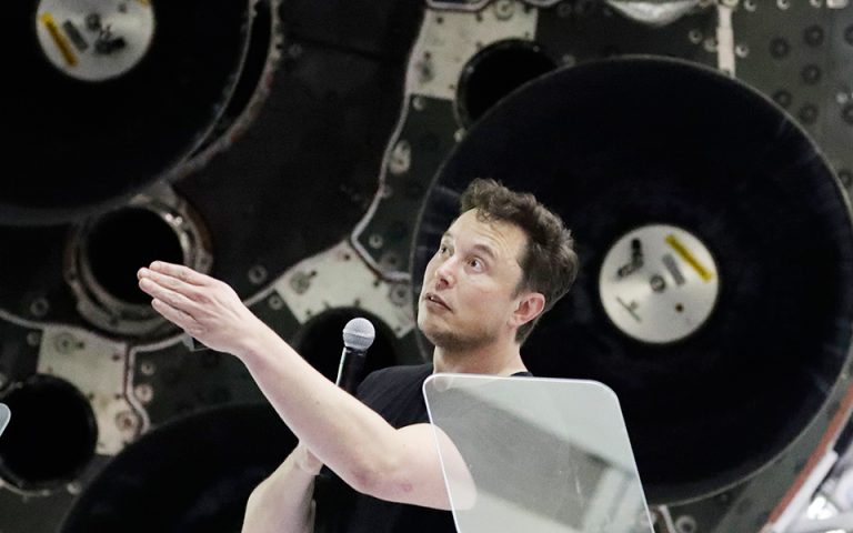 Ο Μασκ κινδυνεύει να βρεθεί εκτός του Δ.Σ. της Tesla