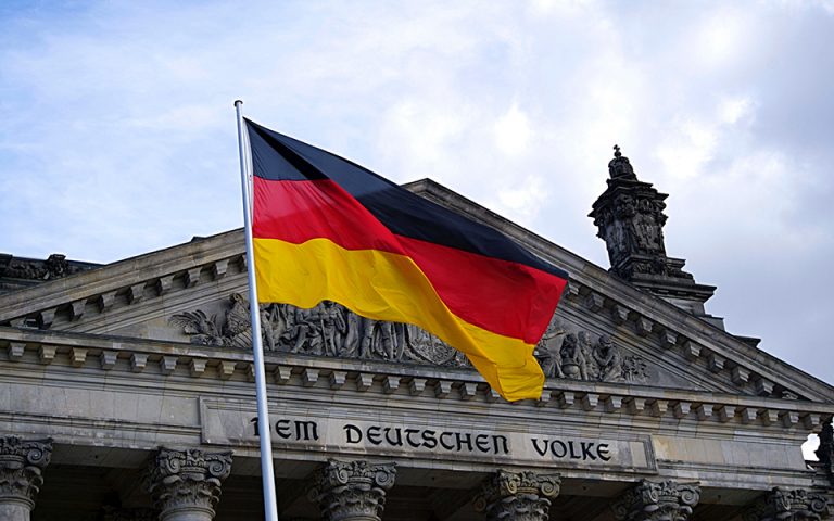 Γερμανοί οικονομολόγοι προειδοποιούν: Ο δεξιός εξτρεμισμός θέτει σε κίνδυνο το οικονομικό μας μοντέλο
