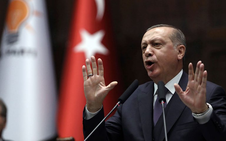 Τις επιλογές του αυταρχικού «σουλτάνου» πληρώνει η τουρκική οικονομία