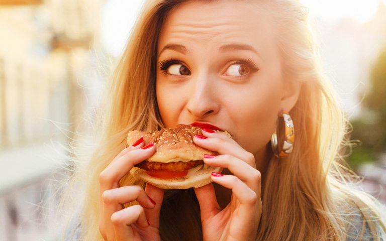Γιατί το fast food είναι επικίνδυνο για την υγεία;