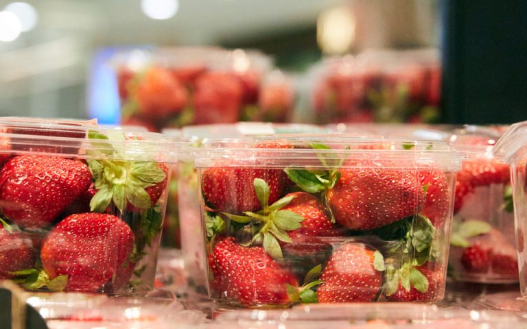 Συνεχίζεται το θρίλερ με τις βελόνες στις φράουλες – Νέο περιστατικό στη Νέα Ζηλανδία