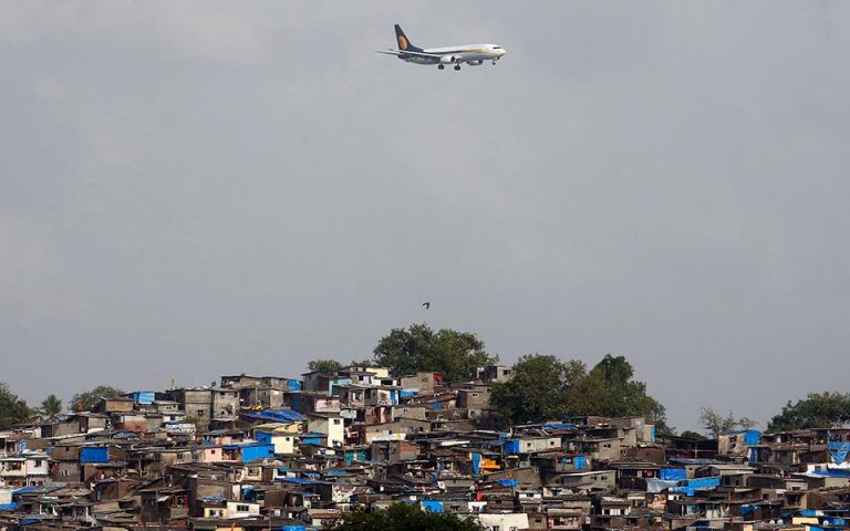 Πανικός στον αέρα για δεκάδες επιβάτες ινδικού αεροσκάφους