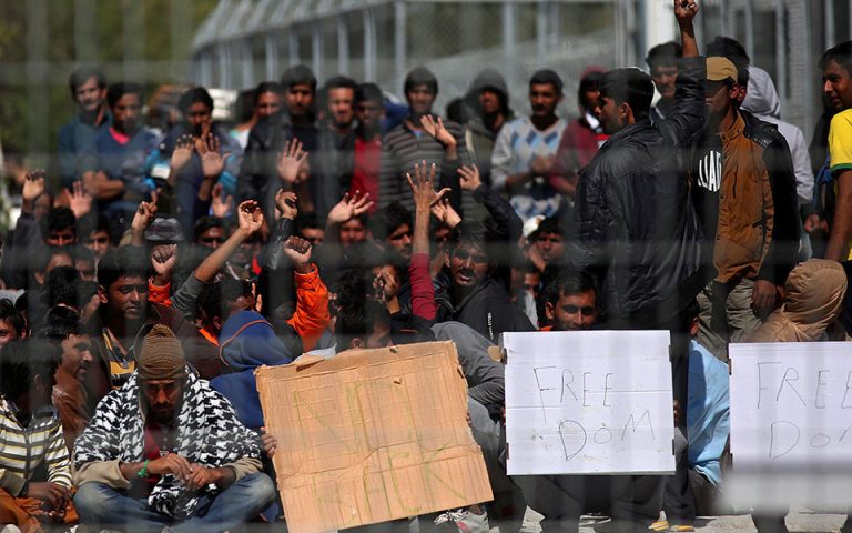 Σήμα κινδύνου για τις προσφυγικές υποδομές Λέσβου από εργαζόμενους και Περιφέρεια