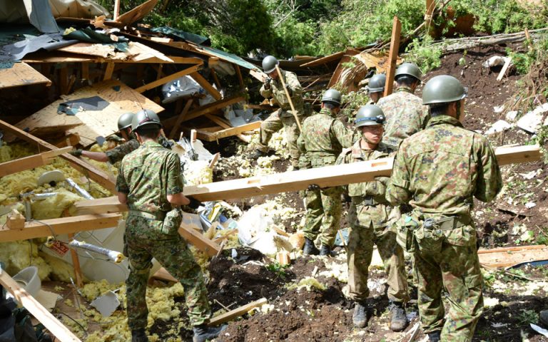 Ιαπωνία: Μάχη με τον χρόνο για την ανεύρεση επιζώντων μετά τον σεισμό – Στους 9 οι νεκροί
