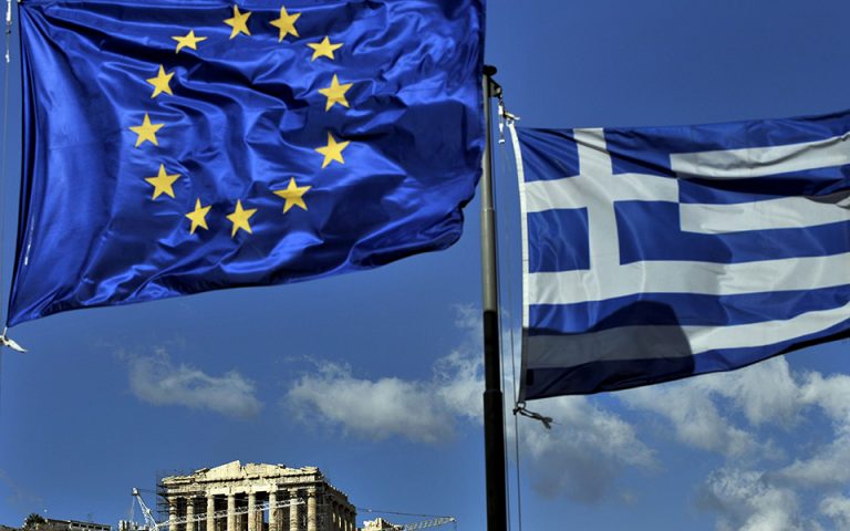 WSJ: Τέλος τα προγράμματα διάσωσης, η Ελλάδα επιστρέφει στις θυελλώδεις αγορές