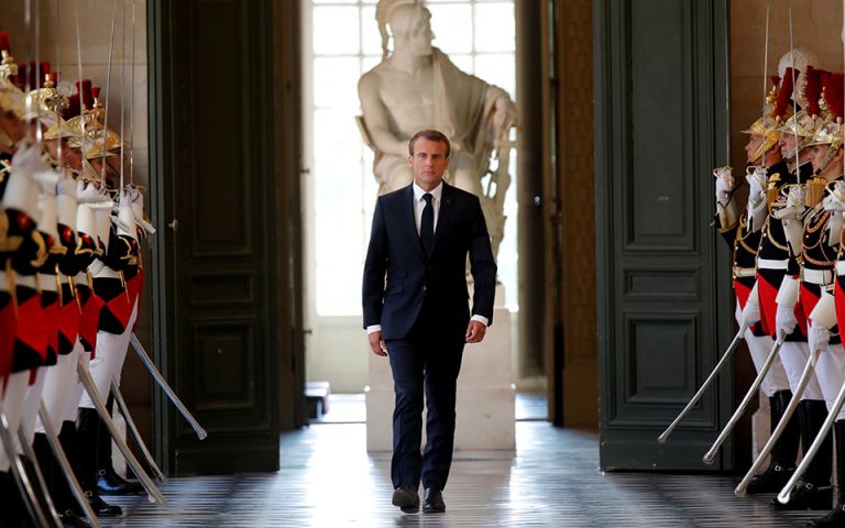 Γαλλία: Σε ελεύθερη πτώση η δημοτικότητα του προέδρου Μακρόν
