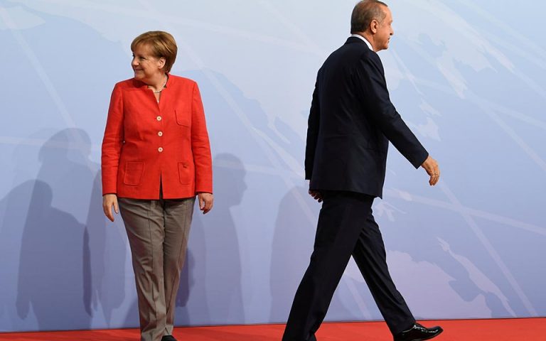 Η Μέρκελ δεν θα παραστεί στη δεξίωση του Γερμανού Προέδρου προς τιμήν του Ερντογάν