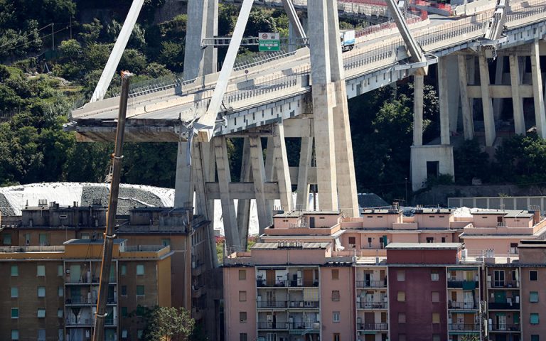 Εισαγγελική έρευνα εναντίον 20 ατόμων για την κατάρρευση της γέφυρας στη Γένοβα