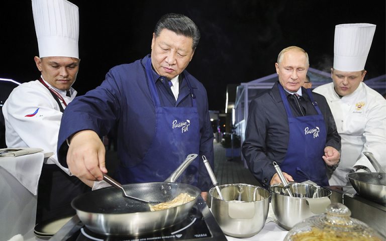 Ο Πούτιν μαγείρεψε τηγανίτες με τον Κινέζο πρόεδρο -Ηπιαν και βότκα (φωτογραφίες-βίντεο)