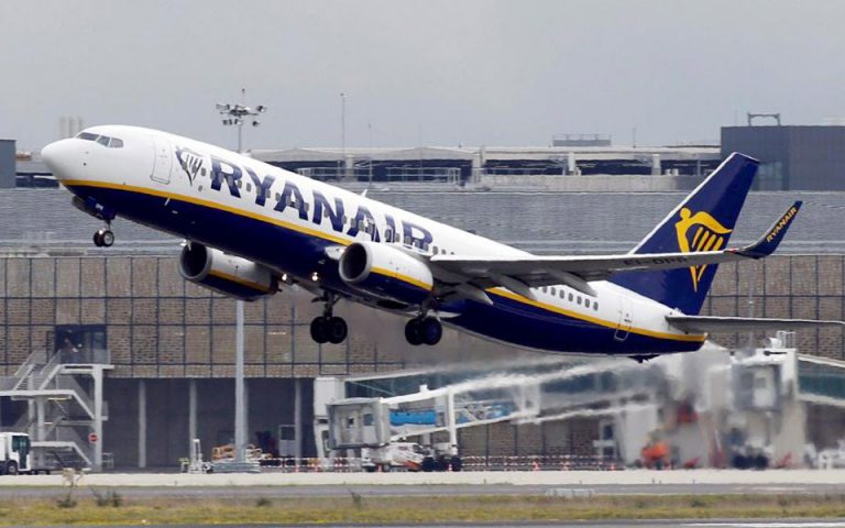 Γερμανία: Με περικοπές θέσεων εργασίας προειδοποιεί η Ryanair αν συνεχιστούν οι απεργίες