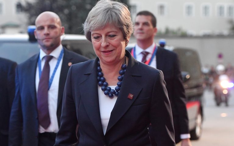 Βρετανία: Πρώην υπουργός χαρακτηρίζει παραληρηματικά τα σχέδια της Μέι για το Brexit