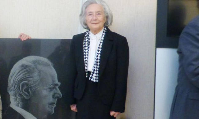 Πέθανε η Λένα Τριανταφύλλη, ιδιαιτέρα του Κωνσταντίνου Καραμανλή