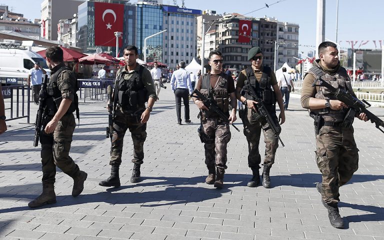 Τουρκία: Συνελήφθη Αυστριακός δημοσιογράφος ως ύποπτος για τρομοκρατία