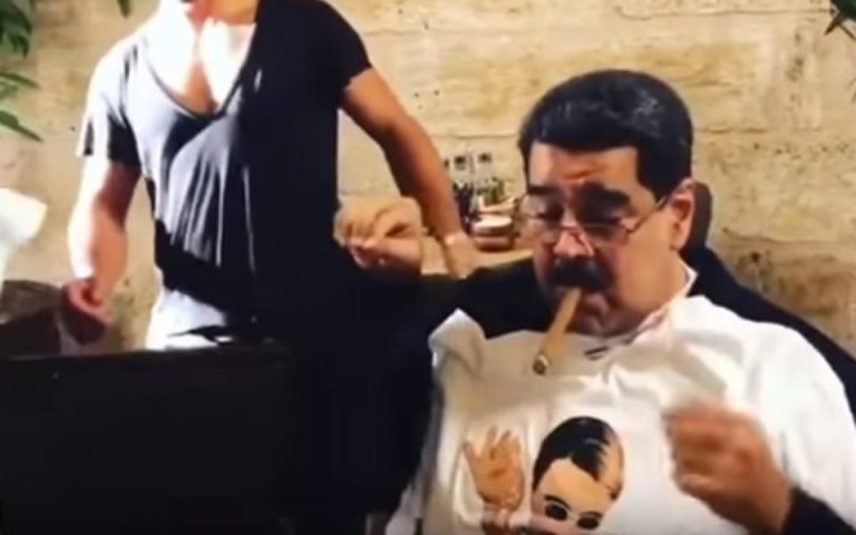 «Ντόλτσε βίτα» Μαδούρο στην Κωνσταντινούπολη – Οργή στη Βενεζουέλα (βίντεο)