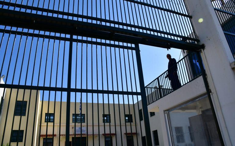 Κύκλωμα στις φυλακές – Αποφυλάκιση τύπου «Φλώρου» για ισοβίτη