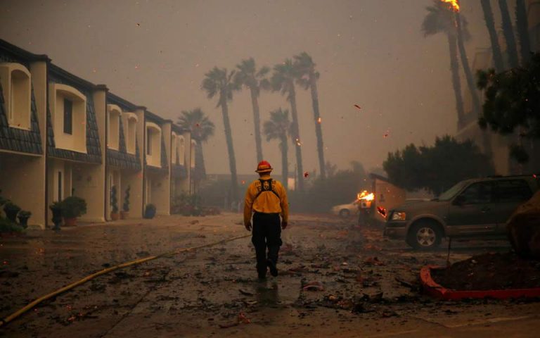 Μεγαλώνει ο αριθμός των θυμάτων από την πυρκαγιά στην Καλιφόρνια – Τουλάχιστον 56 νεκροί και πάνω από 100 αγνοούμενοι