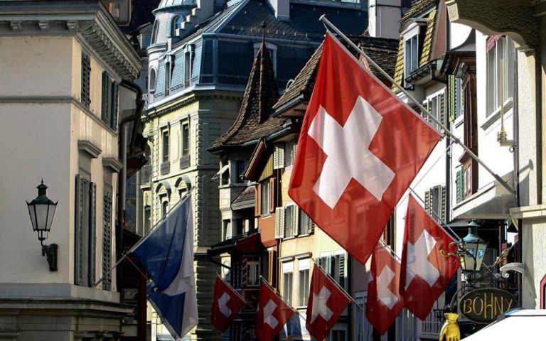 Η ελβετική κυβέρνηση δεν θα υπογράψει το Παγκόσμιο Σύμφωνο του ΟΗΕ για τη Μετανάστευση