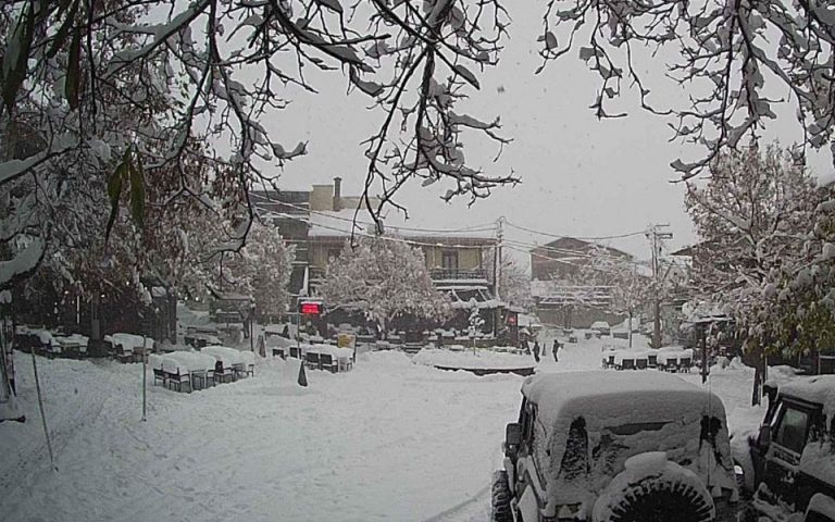 Βροχές, χιόνια στα ορεινά και χαμηλές θερμοκρασίες σήμερα – Κλειστά σχολεία σε Φλώρινα, Γρεβενά, Κοζάνη