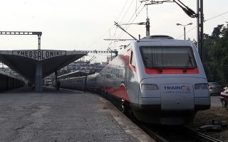 Η ΤΡΑΙΝΟΣΕ έφερε τα τρένα, αλλά τα επέστρεψε στην Ιταλία, καθώς η γραμμή δεν ήταν ακόμη έτοιμη.