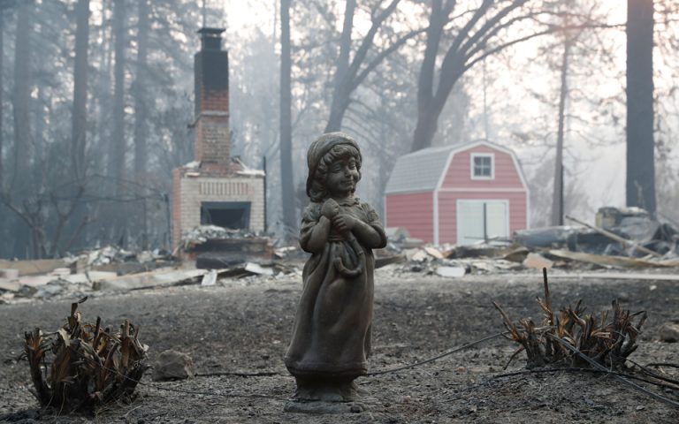 Πένθος στην Καλιφόρνια για τις φονικές πυρκαγιές – Στους 77 οι νεκροί (φωτογραφίες)