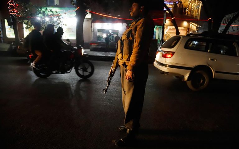Αφγανιστάν: Τουλάχιστον 50 νεκροί από επίθεση αυτοκτονίας στην Καμπούλ