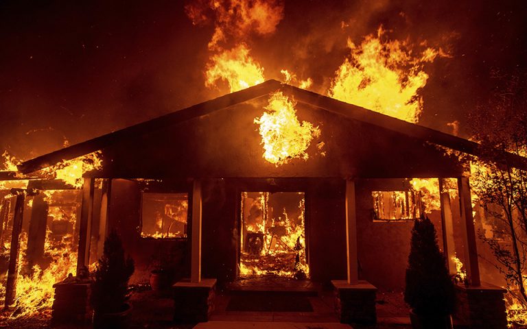 Υπό πλήρη έλεγχο τέθηκε  η μεγάλη φωτιά στην Καλιφόρνια