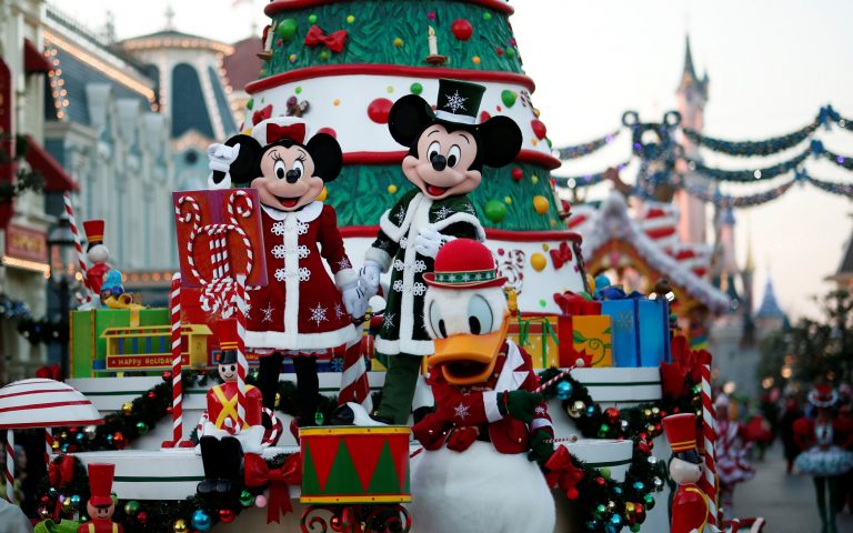 Φαντασμαγορική χριστουγεννιάτικη παρέλαση στην Disneyland (φωτογραφίες)