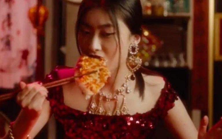 Τα διαφημιστικά σποτ των Dolce & Gabbana που προσέβαλαν τους Κινέζους (βίντεο)