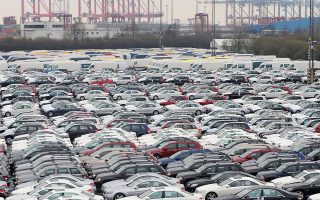 Ο εμπορικός αντιπρόσωπος των ΗΠΑ, Ρόμπερτ Λάιτιτζερ, είπε πως εξετάζει όλους τους πιθανούς τρόπους για την αύξηση των δασμών στις εισαγωγές κινεζικών οχημάτων έως 40%.