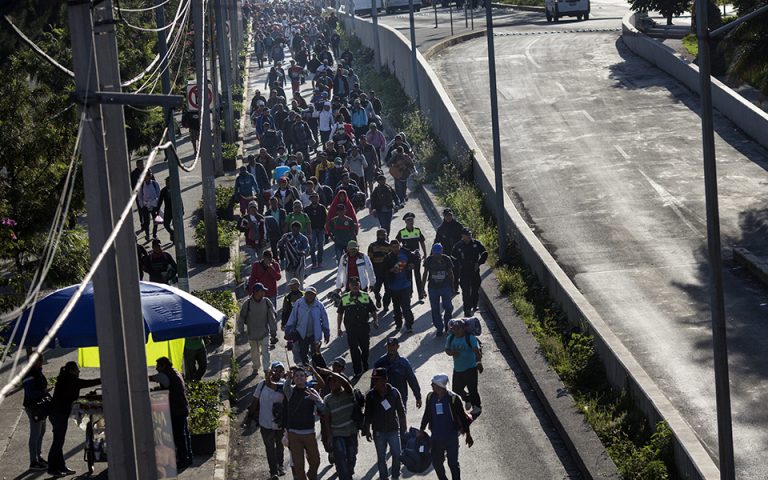 Μεξικό: Εκατοντάδες μετανάστες συνεχίζουν την πορεία τους προς τις ΗΠΑ