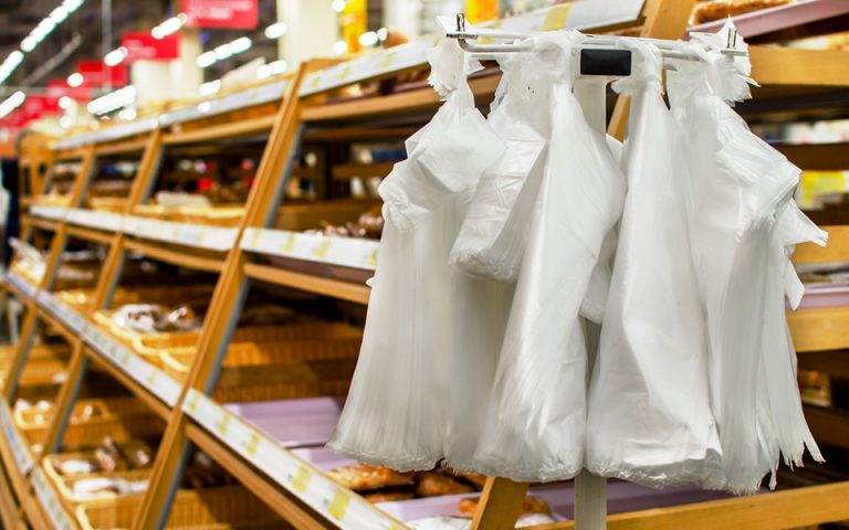 Αυξάνεται από 1η Ιανουαρίου η τιμή της πλαστικής σακούλας