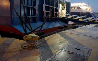 Δεμένα παραμένουν πλοία στο λιμάνι του Πειραιά μέχρι το πρωί της Τρίτης , Δευτέρα 3 Σεπτεμβρίου 2018. Εικοσιτετράωρη απεργία κήρυξε η Πανελλήνια Ναυτική Ομοσπονδία (ΠΝΟ) μετά την αποτυχημένη έκβαση της συλλογικής διαπραγμάτευσης μεταξύ ΠΝΟ και Συνδέσμου Επιχειρήσεων Επιβατηγού Ναυτιλίας (ΣΕΕΝ) για την ανανέωση για το 2018. ΑΠΕ-ΜΠΕ/ΑΠΕ-ΜΠΕ/Παντελής Σαίτας