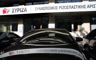 Εξωτερική άποψη των γραφείων του ΣΥΡΙΖΑ όπου πραγματοποιείται συνεδρίαση της Πολιτικής Γραμματείας του κόμματος στην πλατεία Κουμουνδούρου, Αθήνα, την Τρίτη 31 Μαϊου 2016. ΑΠΕ-ΜΠΕ/ΑΠΕ-ΜΠΕ/ΣΥΜΕΛΑ ΠΑΝΤΖΑΡΤΖΗ